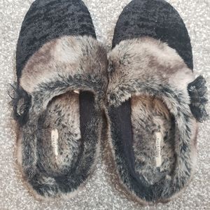 Vera Wang Slippers